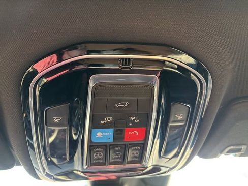 Used 2022 Jeep Grand Cherokee L Overland image 18