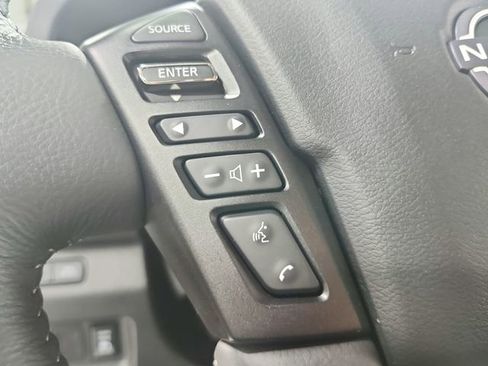 Used 2025 Nissan Frontier SV w/ SV Convenience Package RWD image 23