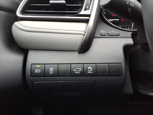 Certified 2023 Toyota Camry SE image 18