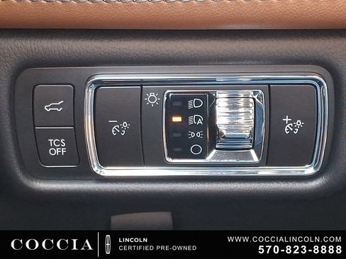 Certified 2022 Lincoln Nautilus Reserve AWD/4WD image 27