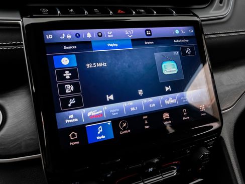 Used 2023 Jeep Grand Cherokee L Limited image 32