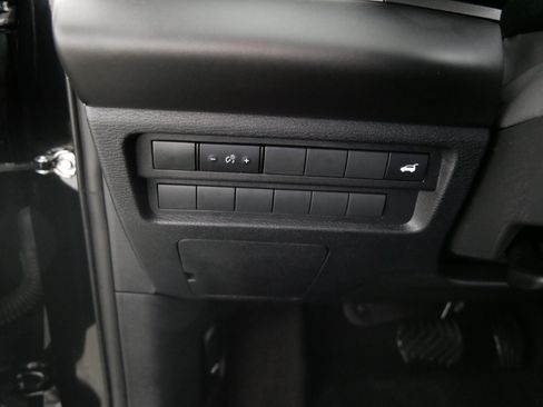 Used 2025 Mitsubishi Outlander SE AWD/4WD image 26