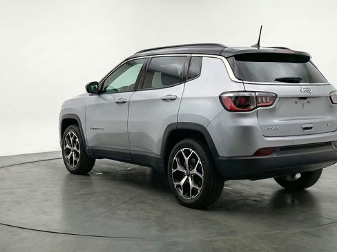 Used 2025 Jeep Compass Limited AWD/4WD image 6