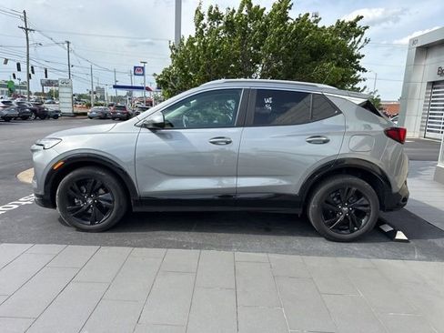 Used 2024 Buick Encore GX Sport Touring FWD image 5