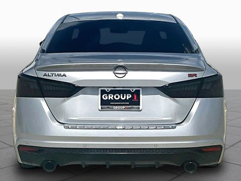 Used 2023 Nissan Altima 2.5 SR FWD image 4