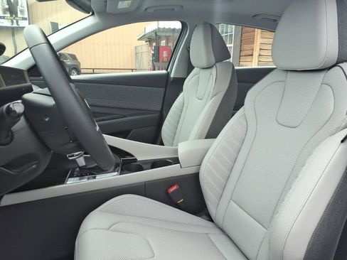 New 2026 Hyundai Elantra Limited FWD image 5