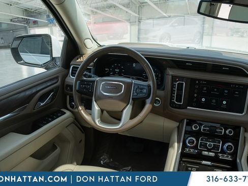 Used 2024 GMC Yukon XL Denali AWD/4WD image 14