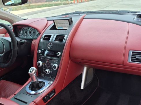 Used 2011 Aston Martin V12 Vantage Base 2dr Coupe image 37