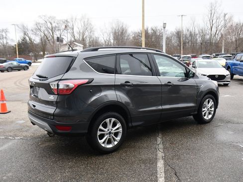 Used 2018 Ford Escape SE image 7