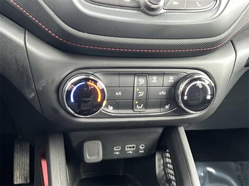 Used 2023 Chevrolet TrailBlazer RS image 19