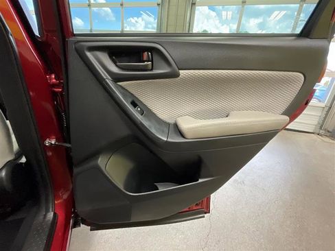 Used 2017 Subaru Forester 2.5i Premium w/ All-Weather Package image 21