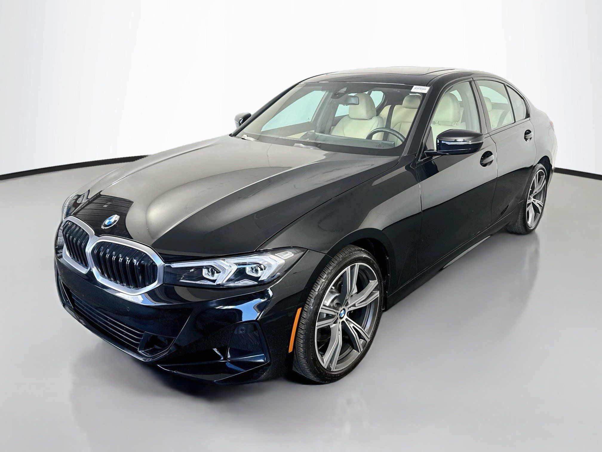 Used 2023 BMW 330i Sedan w/ Driving Assistance Package RWD image 4