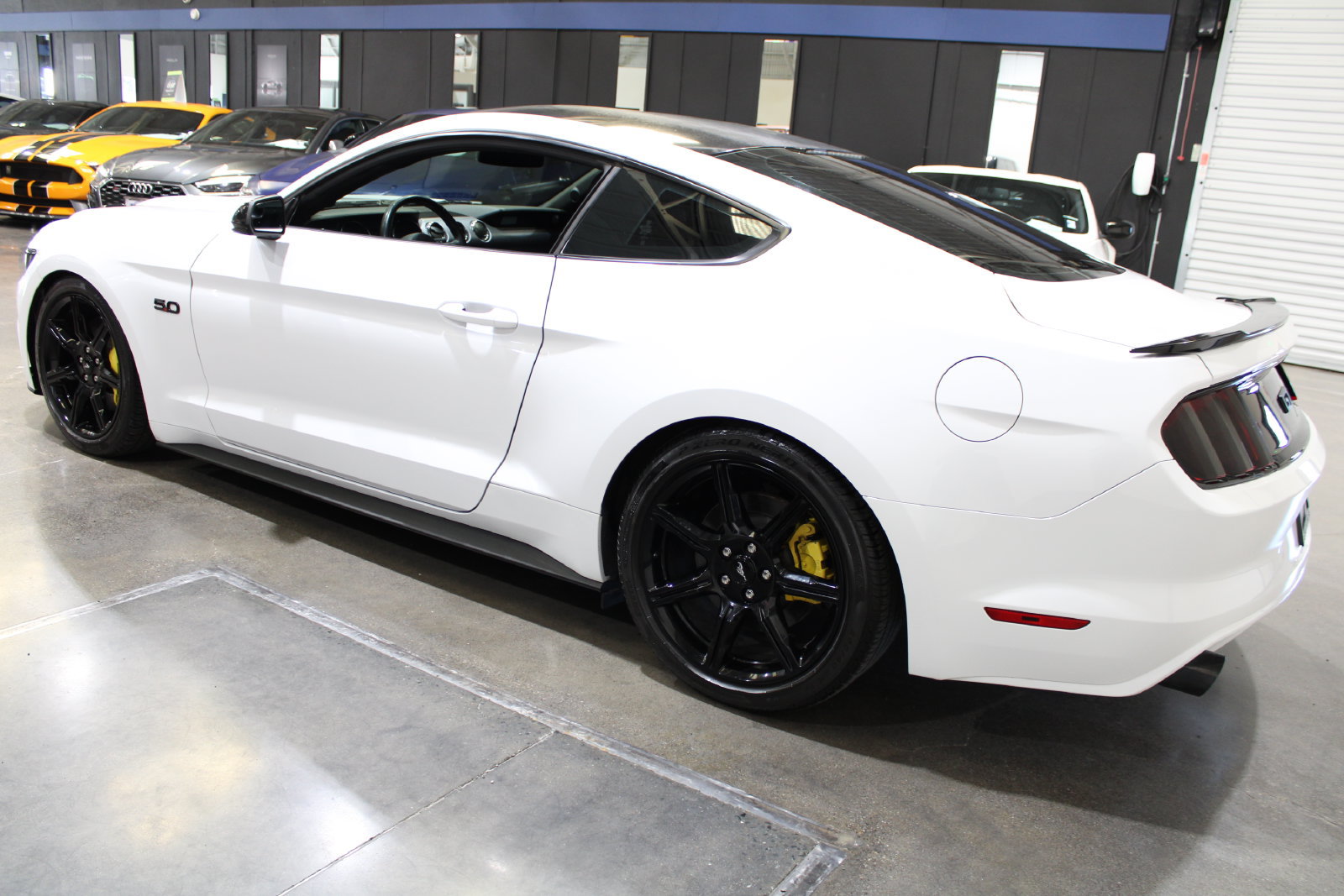 Used 2017 Ford Mustang GT RWD image 9