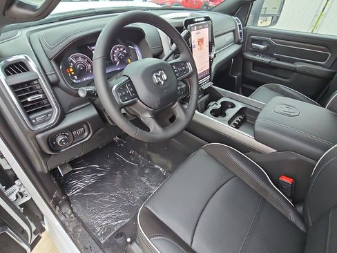 New 2025 RAM 2500 Laramie w/ Night Edition AWD/4WD image 16