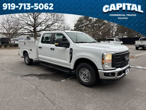 New 2026 Ford F250 XL w/ XL Chrome Package image 2