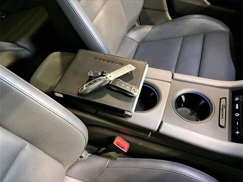 Certified 2022 Porsche Taycan 4 Cross Turismo image 16