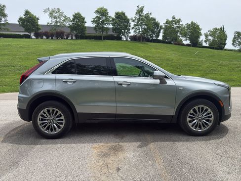 Used 2024 Cadillac XT4 Premium Luxury w/ Active Safety Package FWD image 5