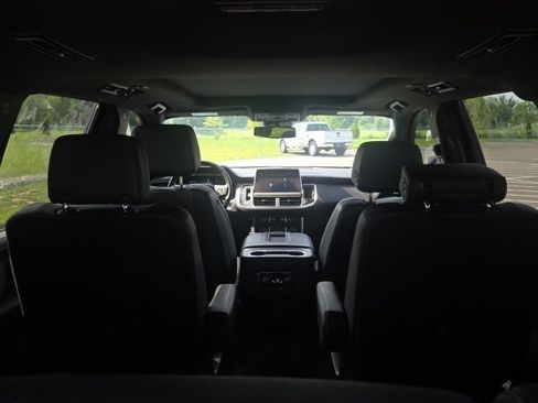 Used 2024 Chevrolet Tahoe Z71 w/ Luxury Package AWD/4WD image 14