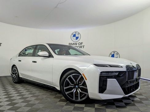 Used 2025 BMW 740i xDrive 740i xDrive image 5
