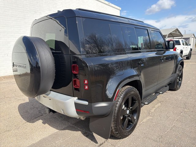 Used 2025 Land Rover Defender 110 SE AWD/4WD image 2