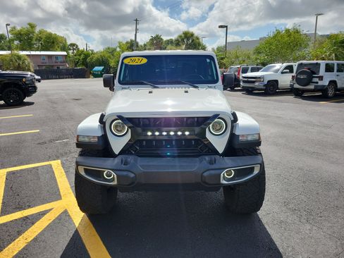 Used 2021 Jeep Gladiator Sport image 2