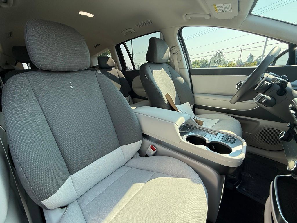 Certified 2026 Hyundai Ioniq 9 SE AWD/4WD image 23