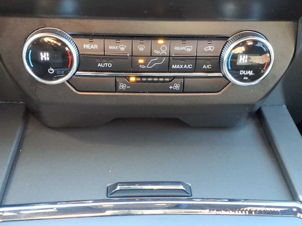 Used 2019 Ford Expedition XLT AWD/4WD image 18
