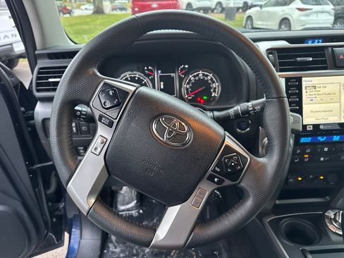 Used 2020 Toyota 4Runner Limited image 14