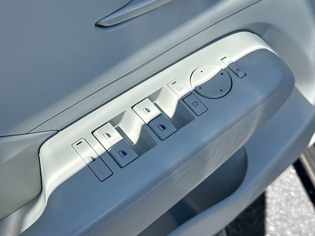 Used 2025 Hyundai Kona SE AWD/4WD image 25