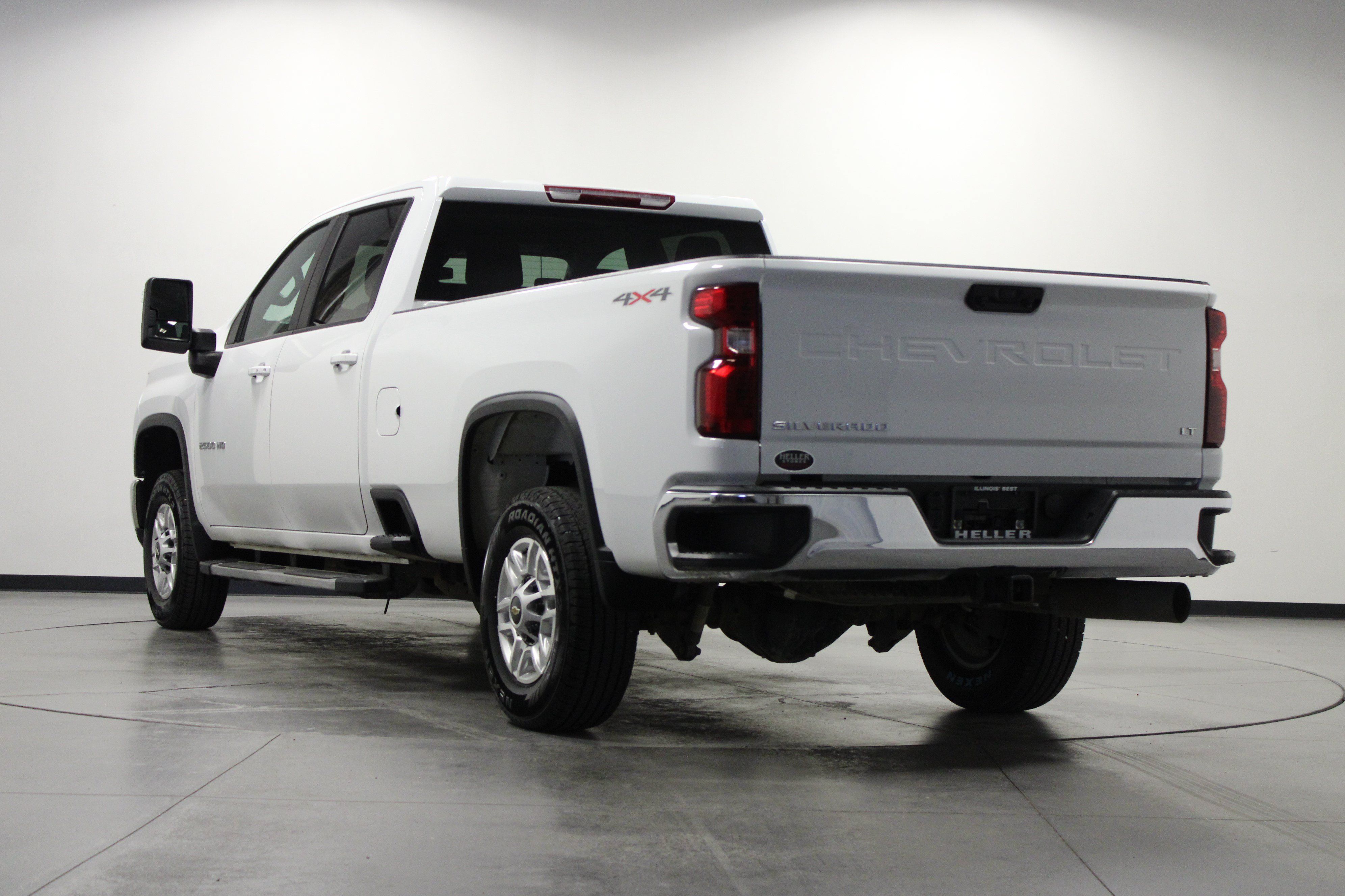 Used 2025 Chevrolet Silverado 2500 LT w/ Convenience Package AWD/4WD image 6