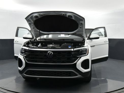 Used 2024 Volkswagen Atlas Cross Sport SE FWD image 49