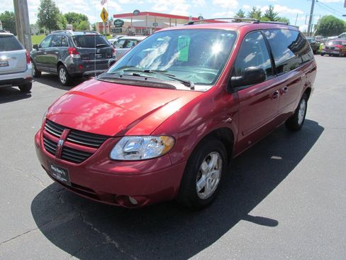 Used 2007 Dodge Grand Caravan SXT FWD image 1