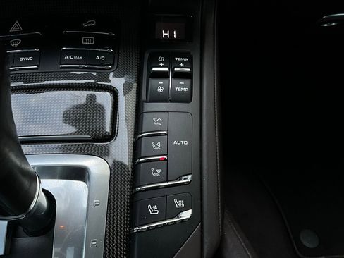 Used 2016 Porsche Cayenne GTS image 28