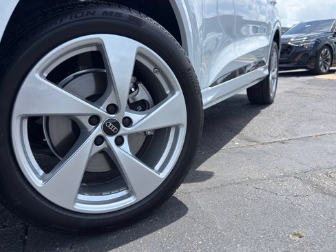 Used 2025 Audi Q5 Premium Plus w/ Premium Plus AWD/4WD image 3
