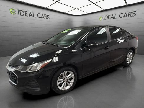 Used 2019 Chevrolet Cruze LS w/ LS Convenience Package FWD image 1