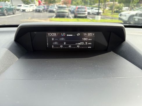 Used 2020 Subaru Crosstrek 2.0i Limited w/ Moonroof Package w/Navigation AWD/4WD image 29