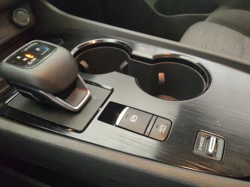 Used 2021 Nissan Rogue SV FWD image 26