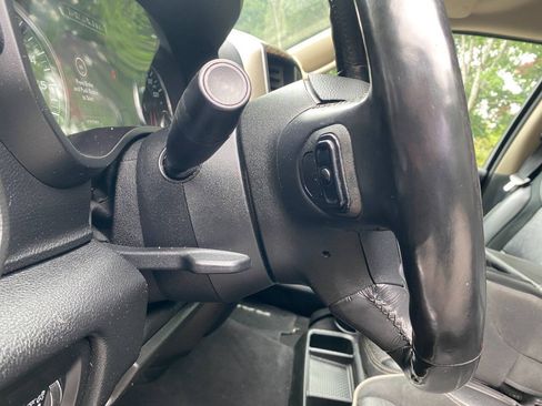 Used 2019 RAM 1500 Laramie w/ Off Road Group AWD/4WD image 23