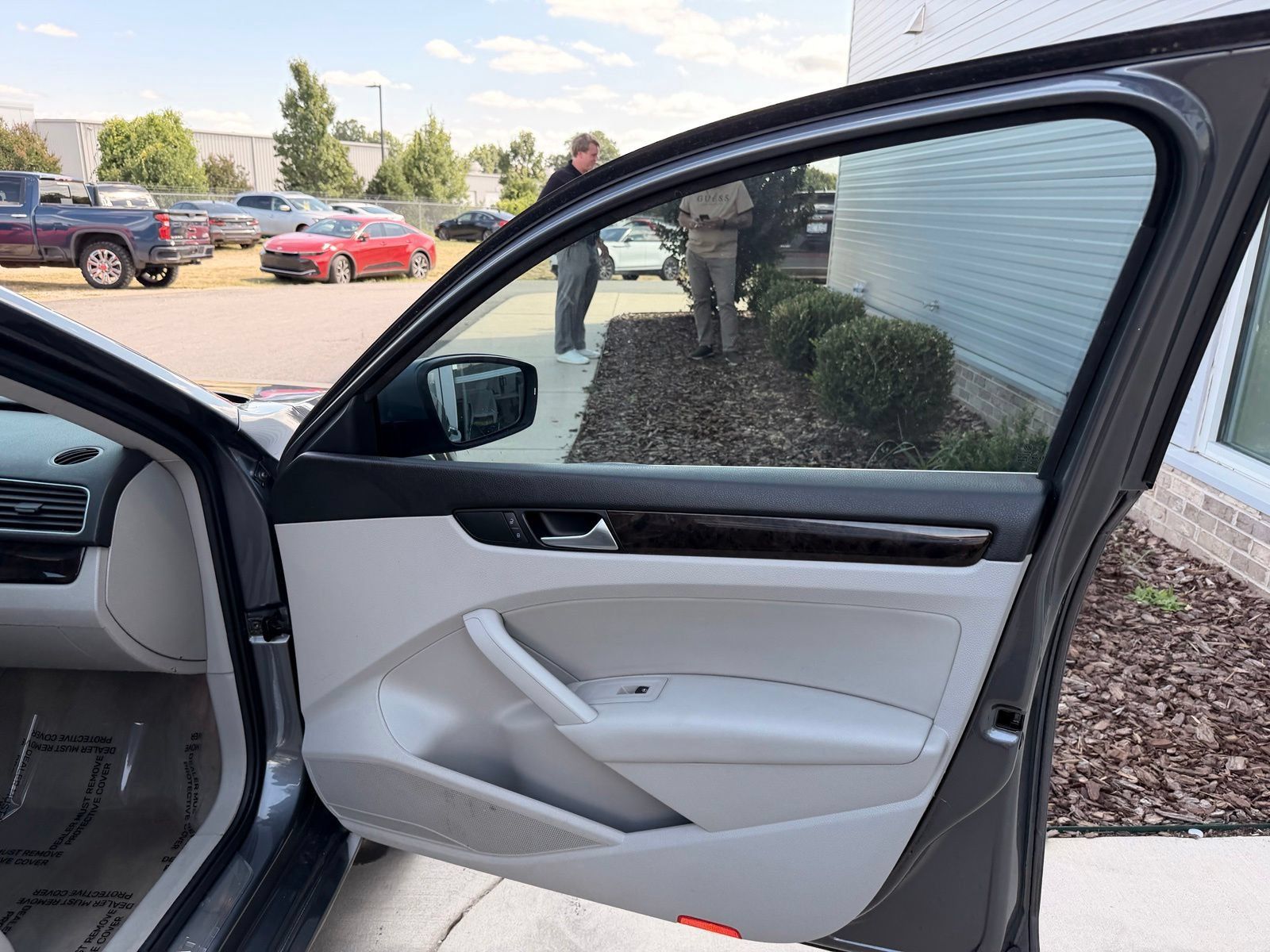Used 2015 Volkswagen Passat TDI SEL Premium FWD image 21
