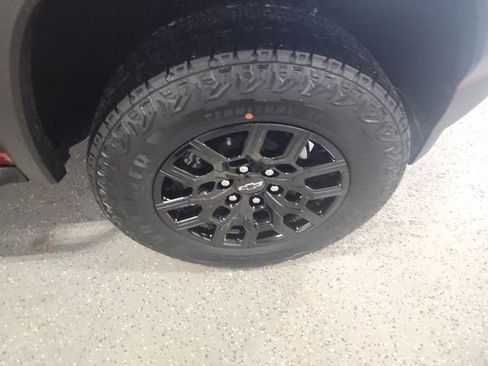 Used 2024 Chevrolet Colorado Trail Boss w/ Advanced Trailering Package image 22