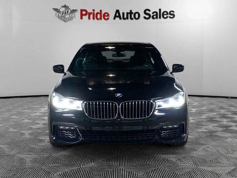 Used 2019 BMW 750i xDrive w/ M Sport Package image 2