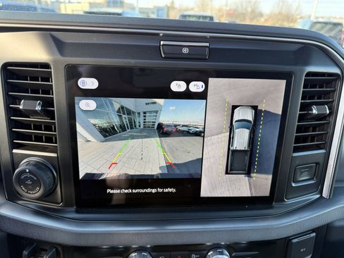 Used 2025 Ford F450 Platinum w/ FX4 Off-Road Package image 22