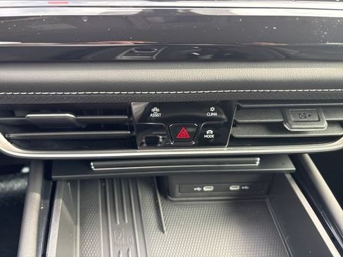 Certified 2025 Volkswagen Atlas SE AWD/4WD image 20