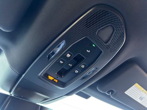 Used 2025 Porsche Panamera image 40