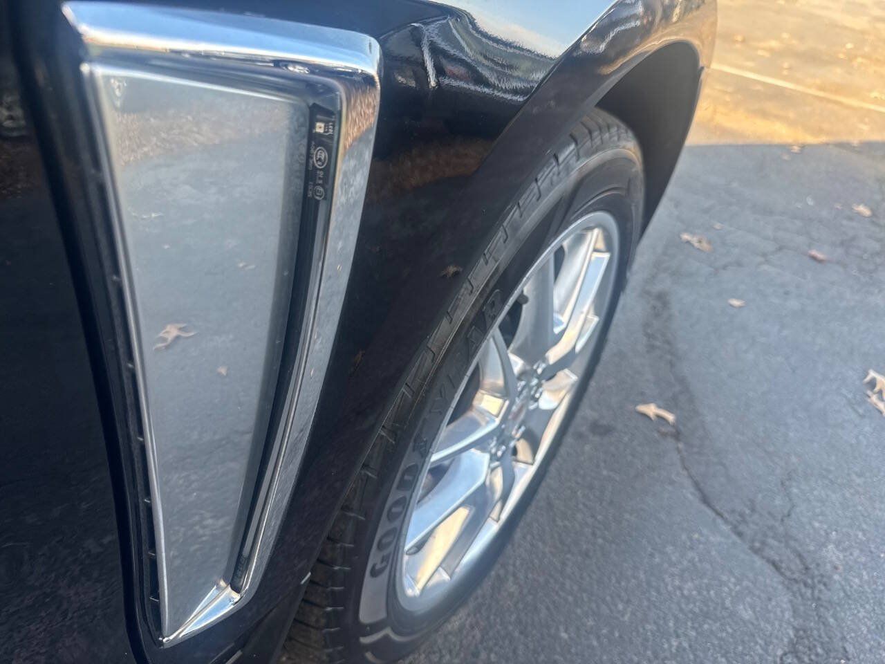 Used 2014 Cadillac SRX Luxury w/ Driver Awareness Package FWD image 53