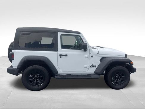 Used 2025 Jeep Wrangler Sport AWD/4WD image 13