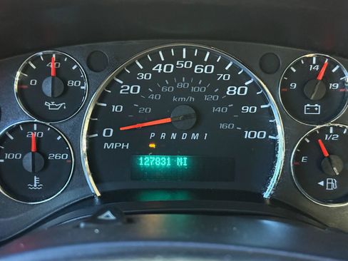 Used 2017 GMC Savana 2500 RWD image 22