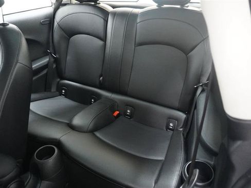 Used 2019 MINI Cooper 2-Door Hardtop w/ Storage Package FWD image 5