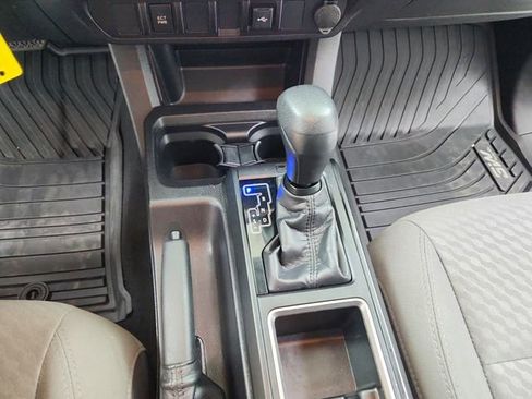 Used 2022 Toyota Tacoma SR AWD/4WD image 23