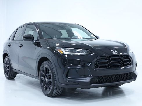 Used 2023 Honda HR-V Sport image 2